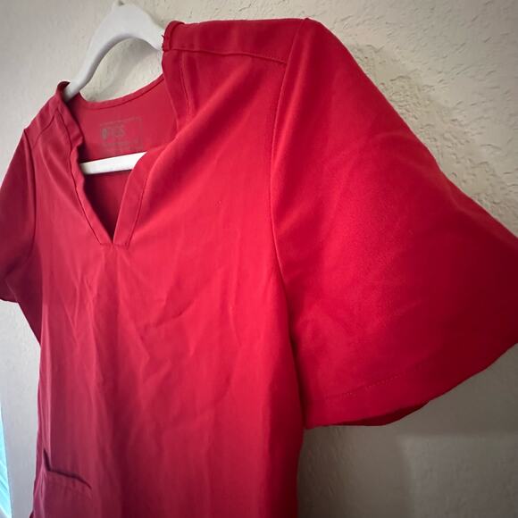 Figs | Size XS Casma Red Scrub Top Nursing Medical Doctor Healthcare Uniform - Picture 7 of 16